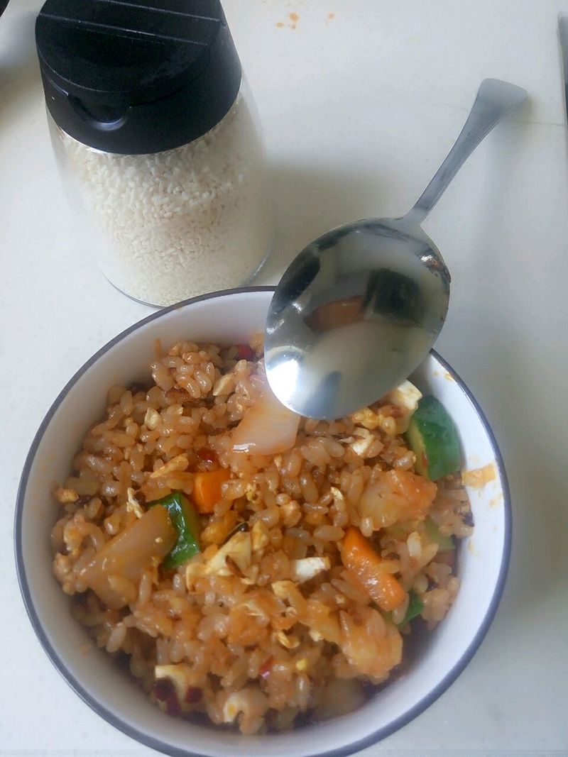 双蛋炒饭(老干妈版)——我有米饭的一百种做法