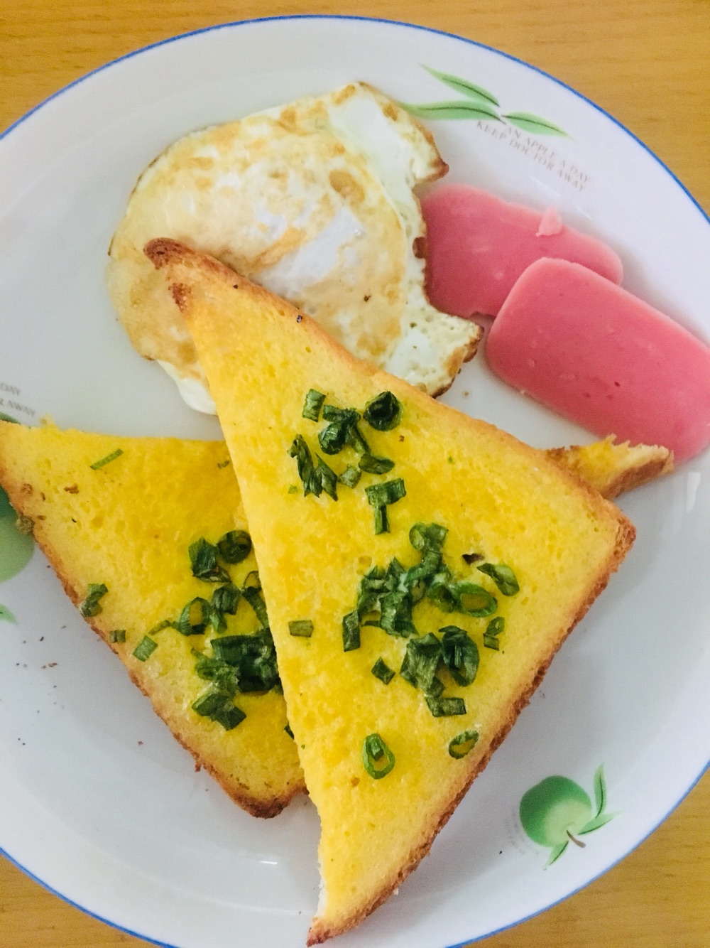 西式早餐-葱香黄油烤面包