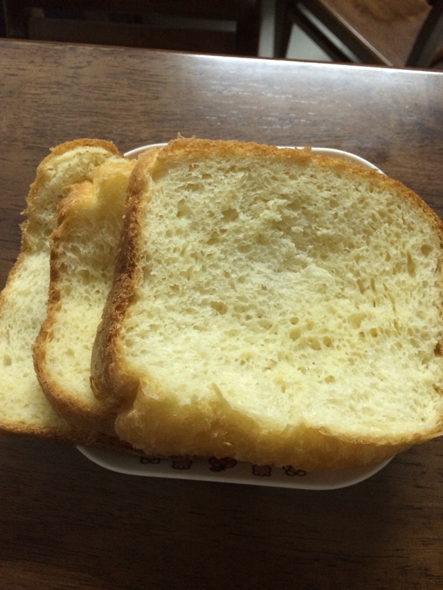 简单早餐—黄油牛奶面包