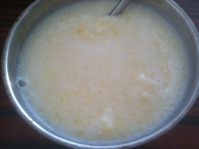 牛奶小米粥