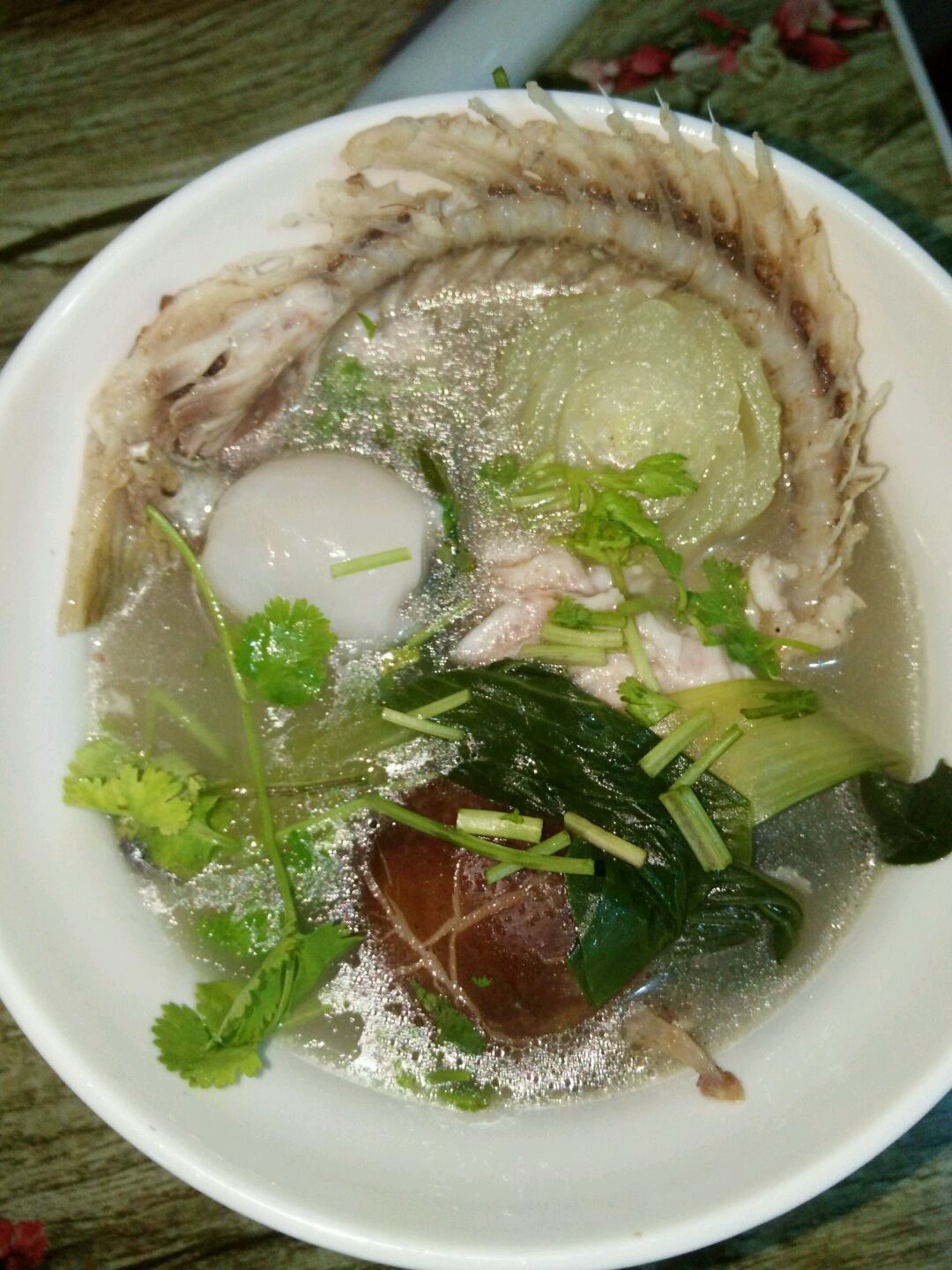 香菇上海青鲤鱼汤（孕妇可以喝的鱼汤）