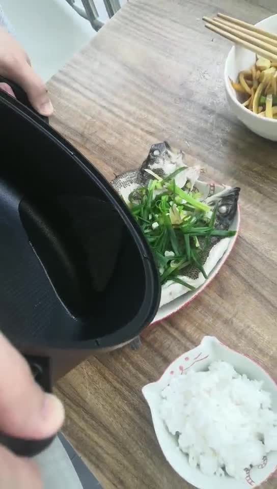 粤式蒸鲈鱼