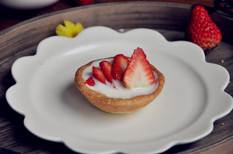 草莓酸奶挞