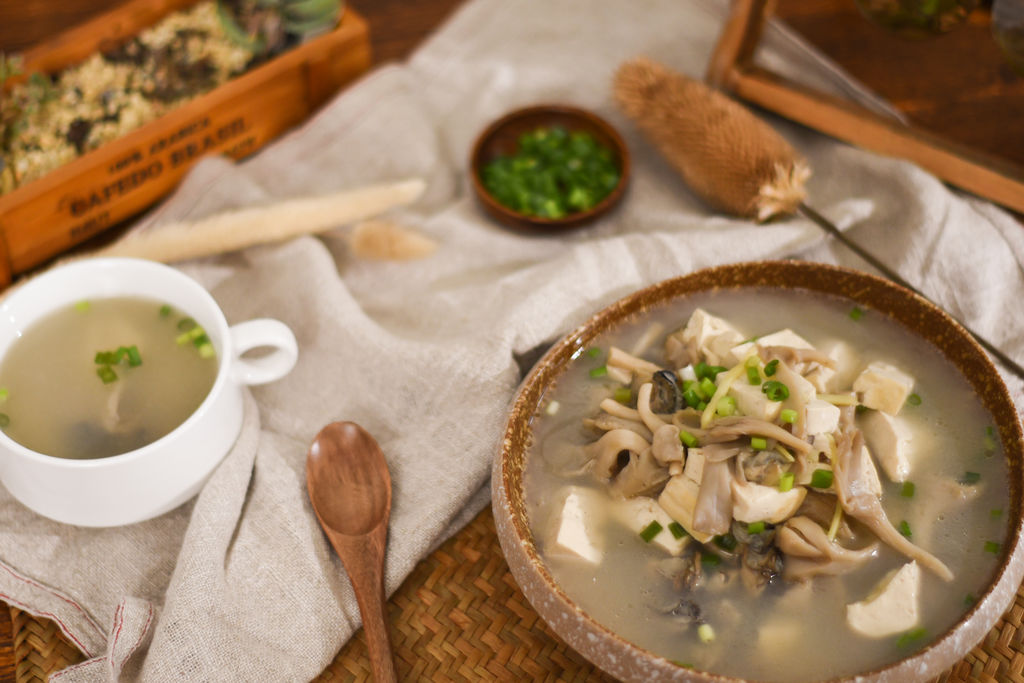牡蛎豆腐蘑菇汤|二叔食集