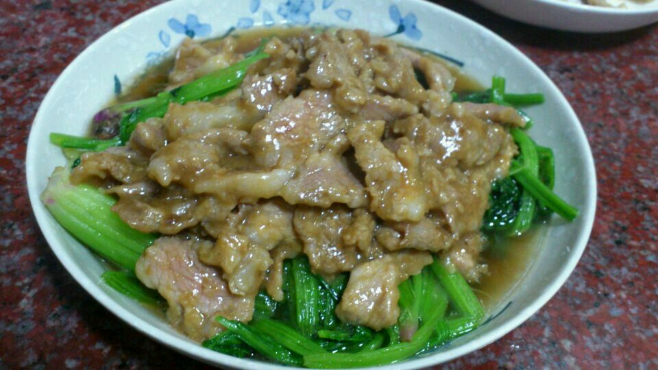 菠菜炒瘦肉