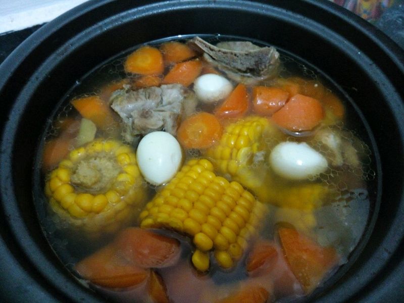 猪骨胡萝卜玉米汤