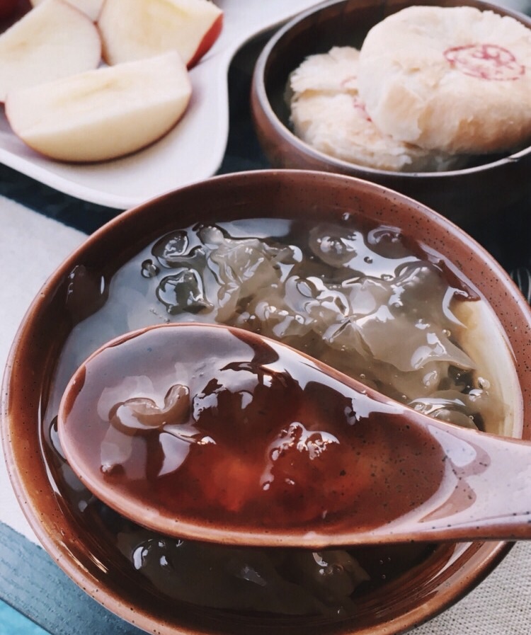 养生餐-红豆银耳粥