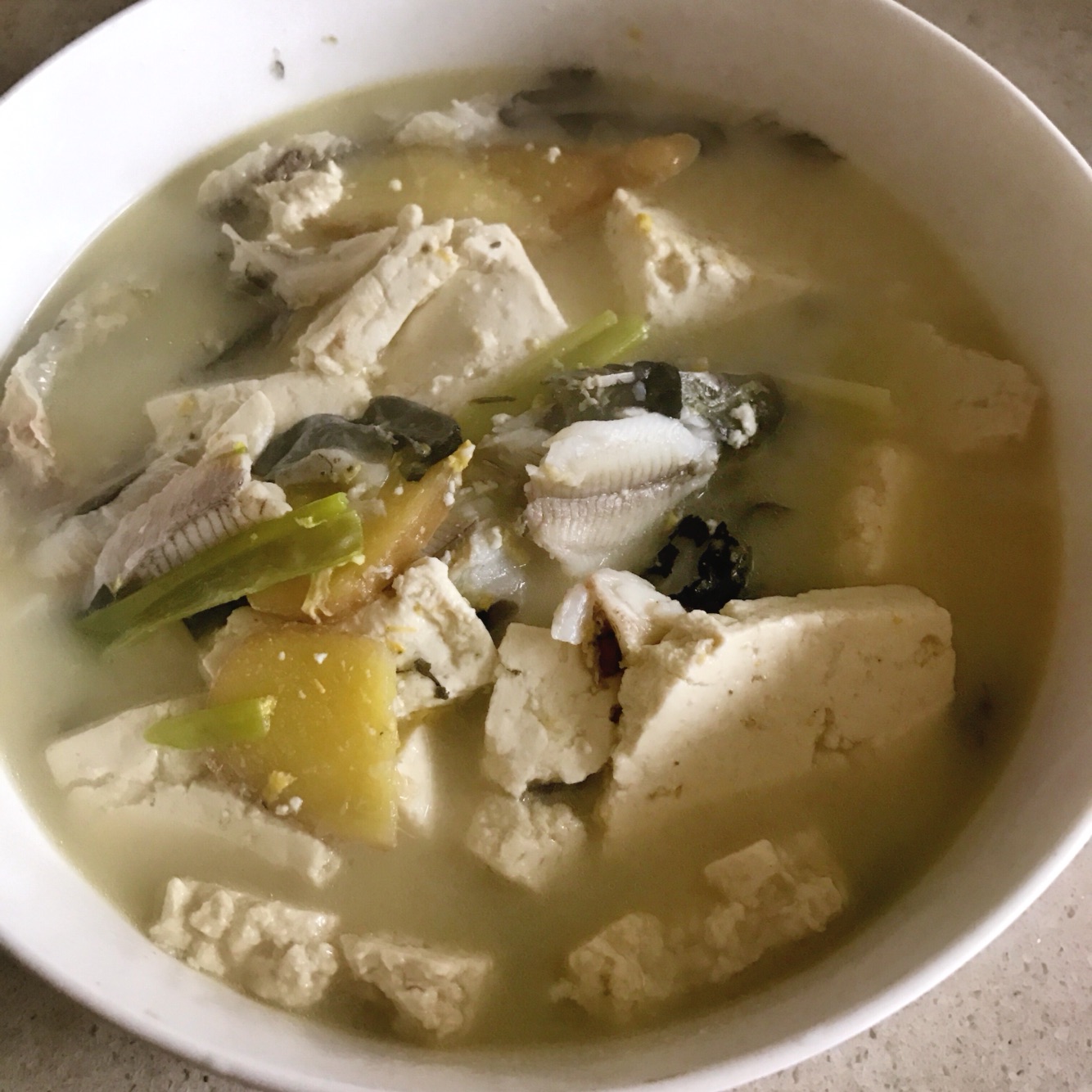 鲜美黄辣丁豆腐汤➕鱼冻