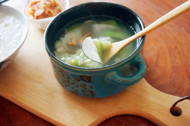 丝瓜淡菜海螺汤