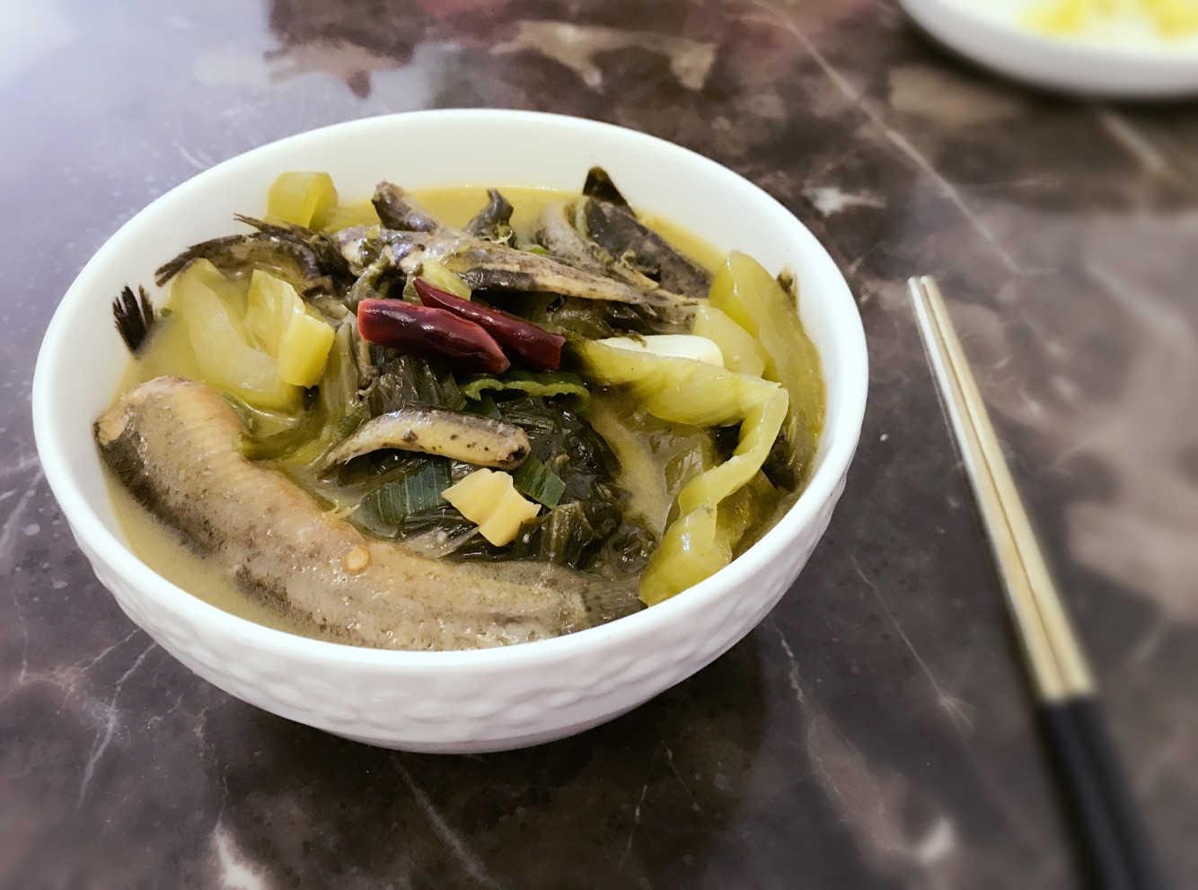 酸菜炖泥鳅