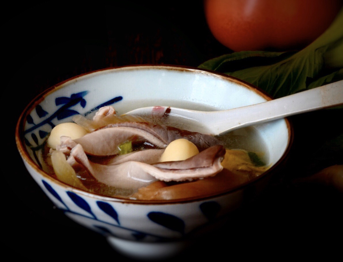 莲子酸菜猪肚汤