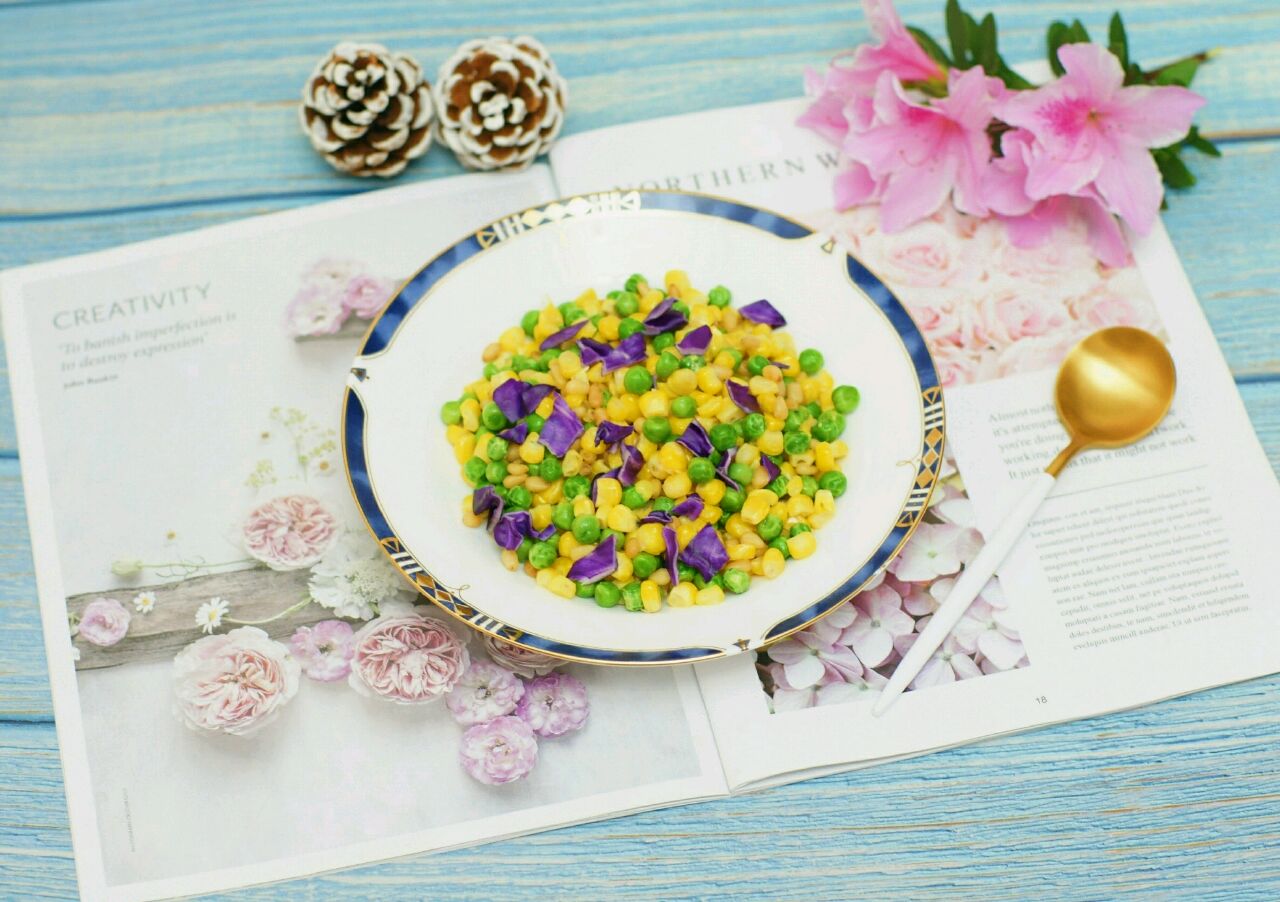 创意菜–紫甘蓝松仁玉米