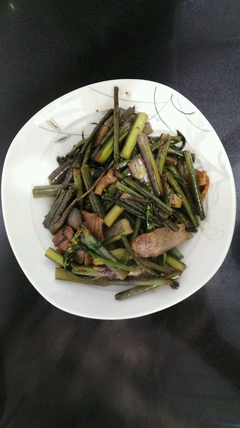 武汉特产——腊肉炒菜苔