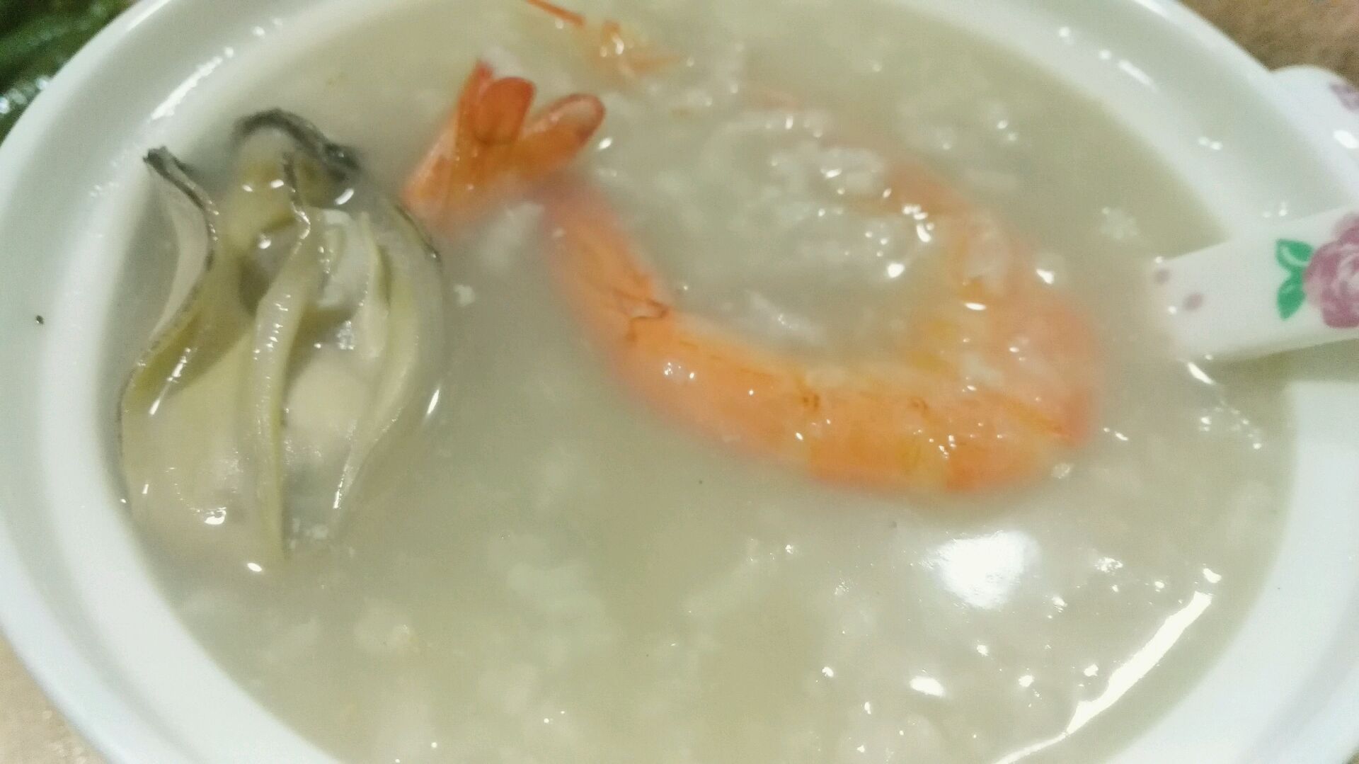 电饭锅生蚝海虾粥