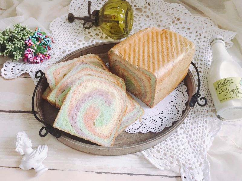 夏日小清新可爱 彩虹吐司面包 给宝宝爱心早餐