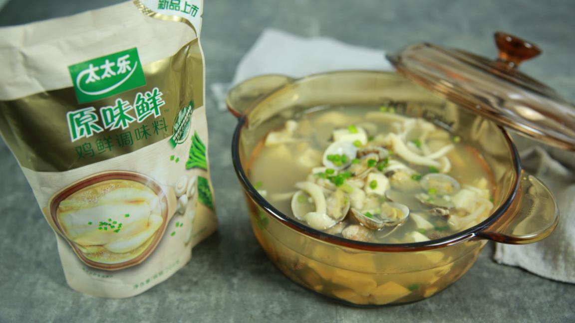 花蛤菌菇豆腐汤