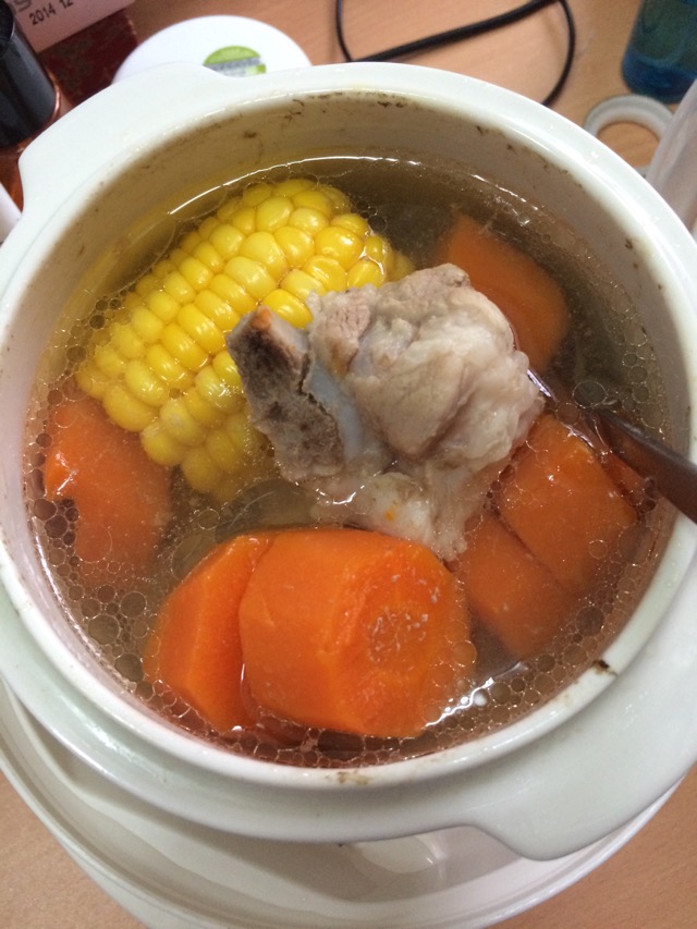 胡萝卜玉米猪骨汤（1人炖盅）