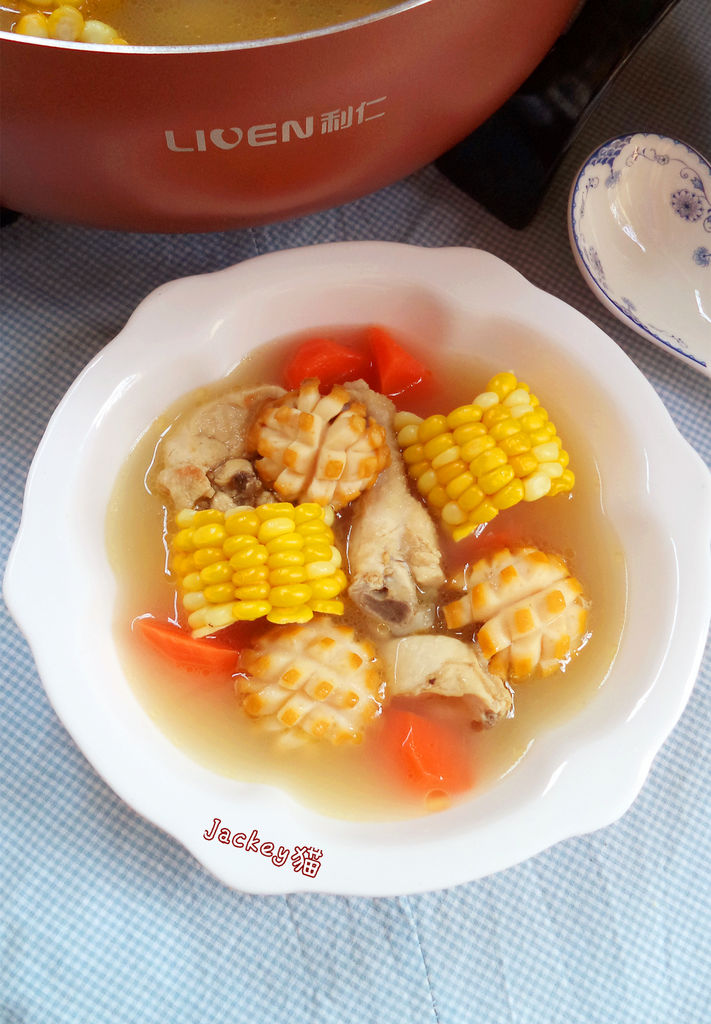 玉米鲜鲍炖鸡汤------利仁电火锅试用菜谱