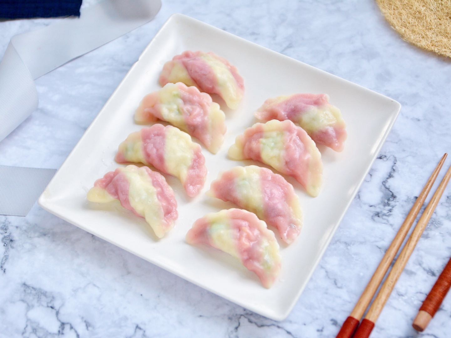 粉色条纹水饺
