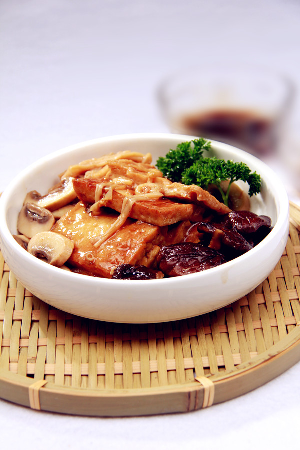 三菇烩豆腐