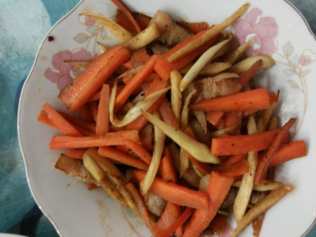 胡萝卜茭白肉丝