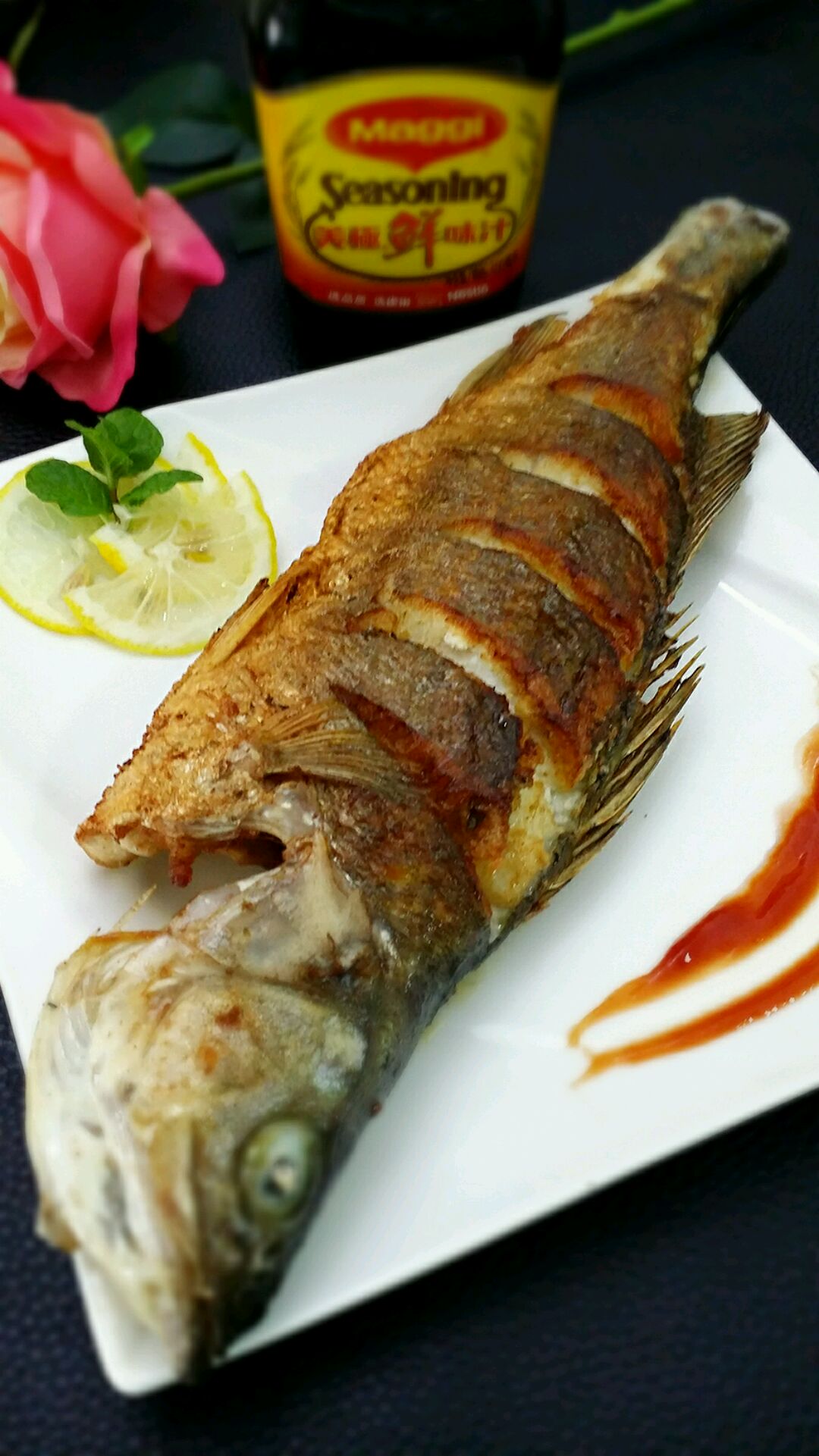香煎柠汁海鲈鱼