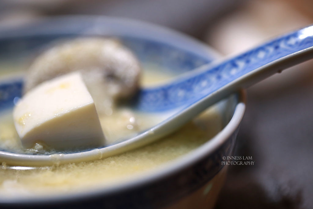 【蘑菇鸡茸豆腐羹】减肥先喝汤！