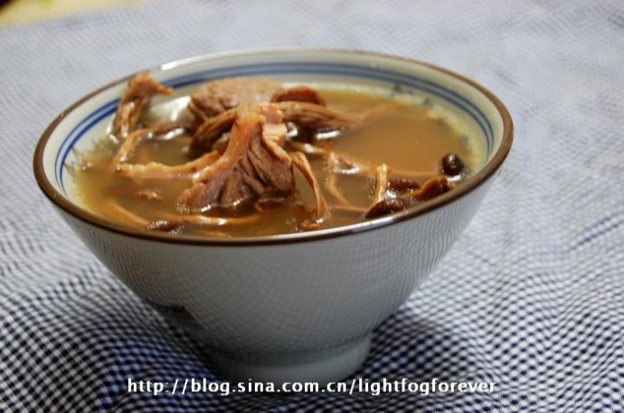 茶树菇瘦肉汤