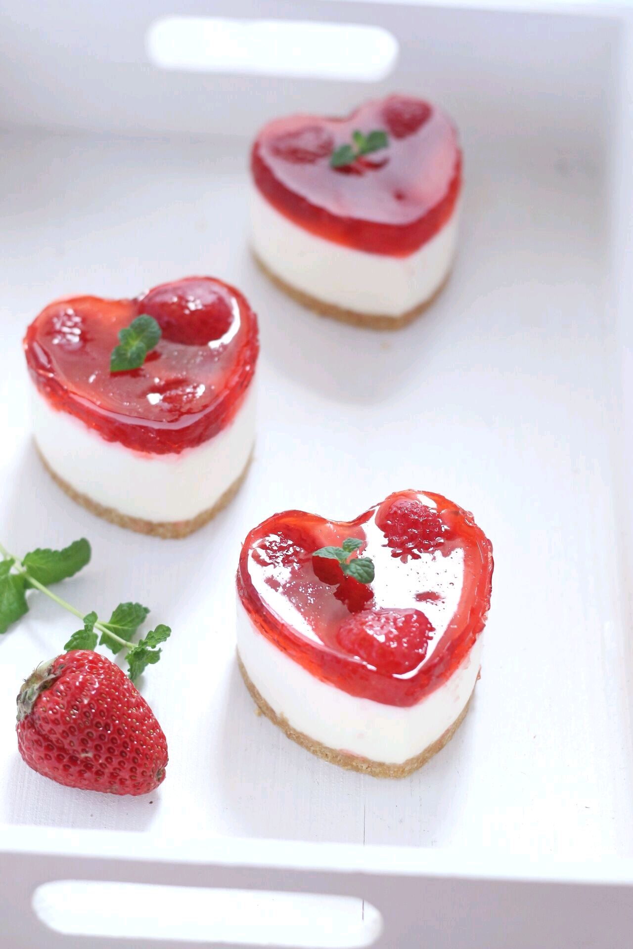 草莓果冻芝士蛋糕