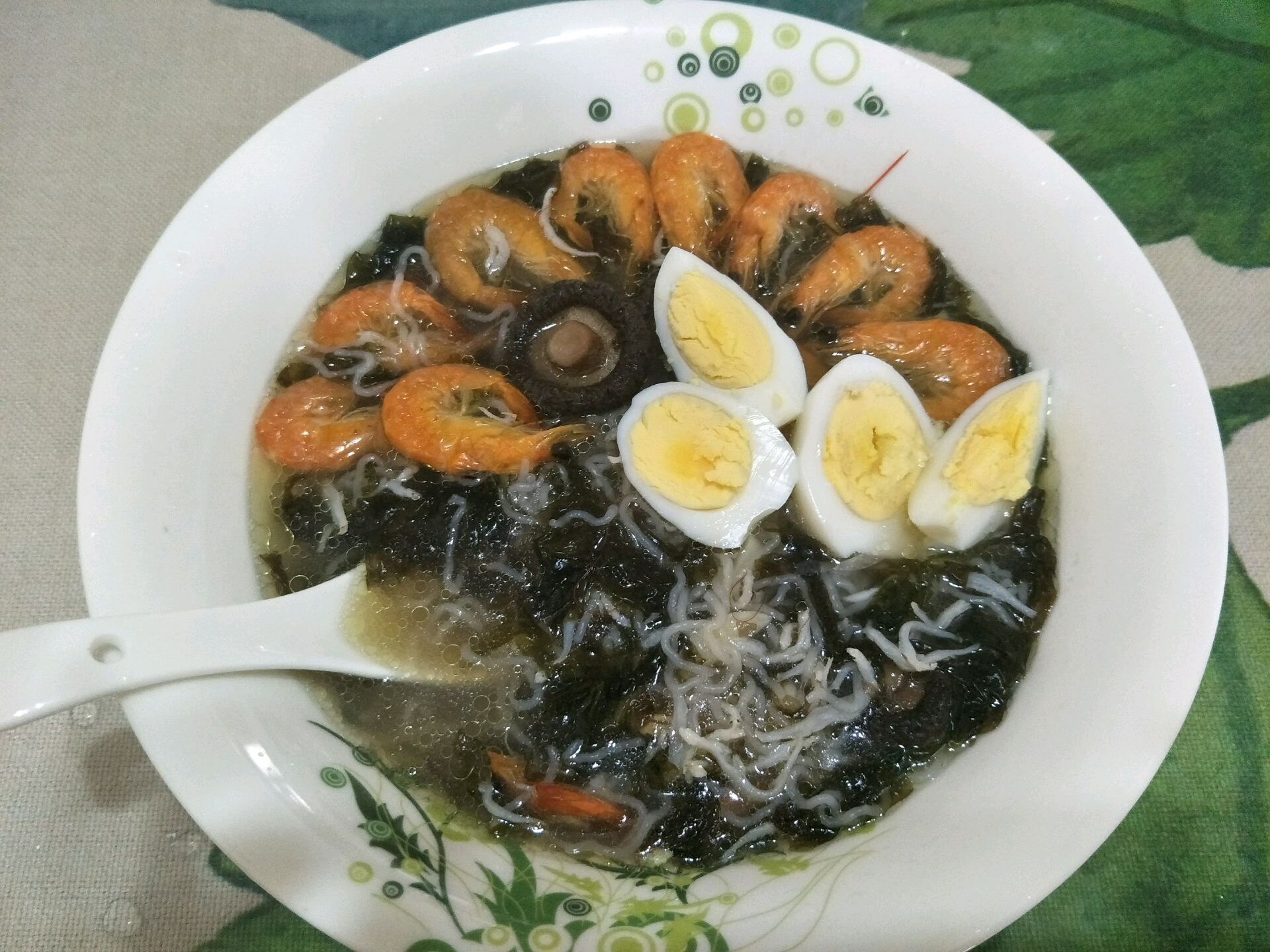 银鱼虾干紫菜煮粉