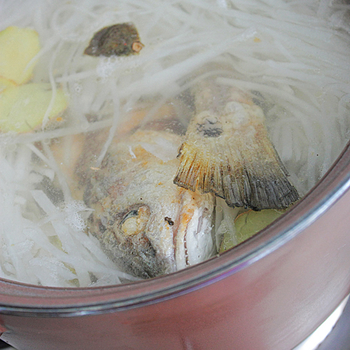 海鲈鱼萝卜丝汤
