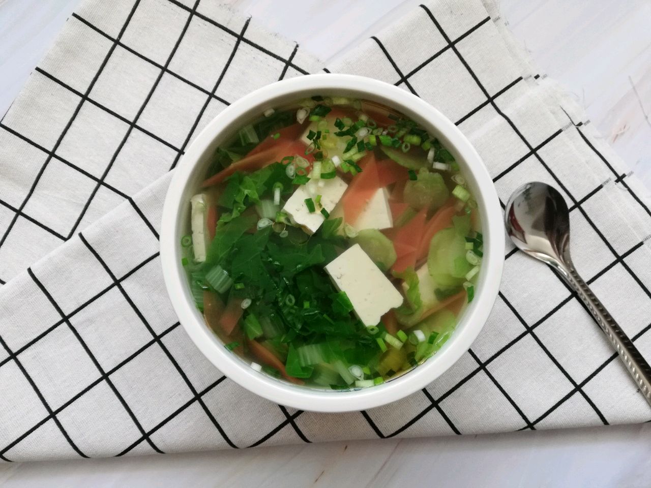 杂蔬豆腐汤