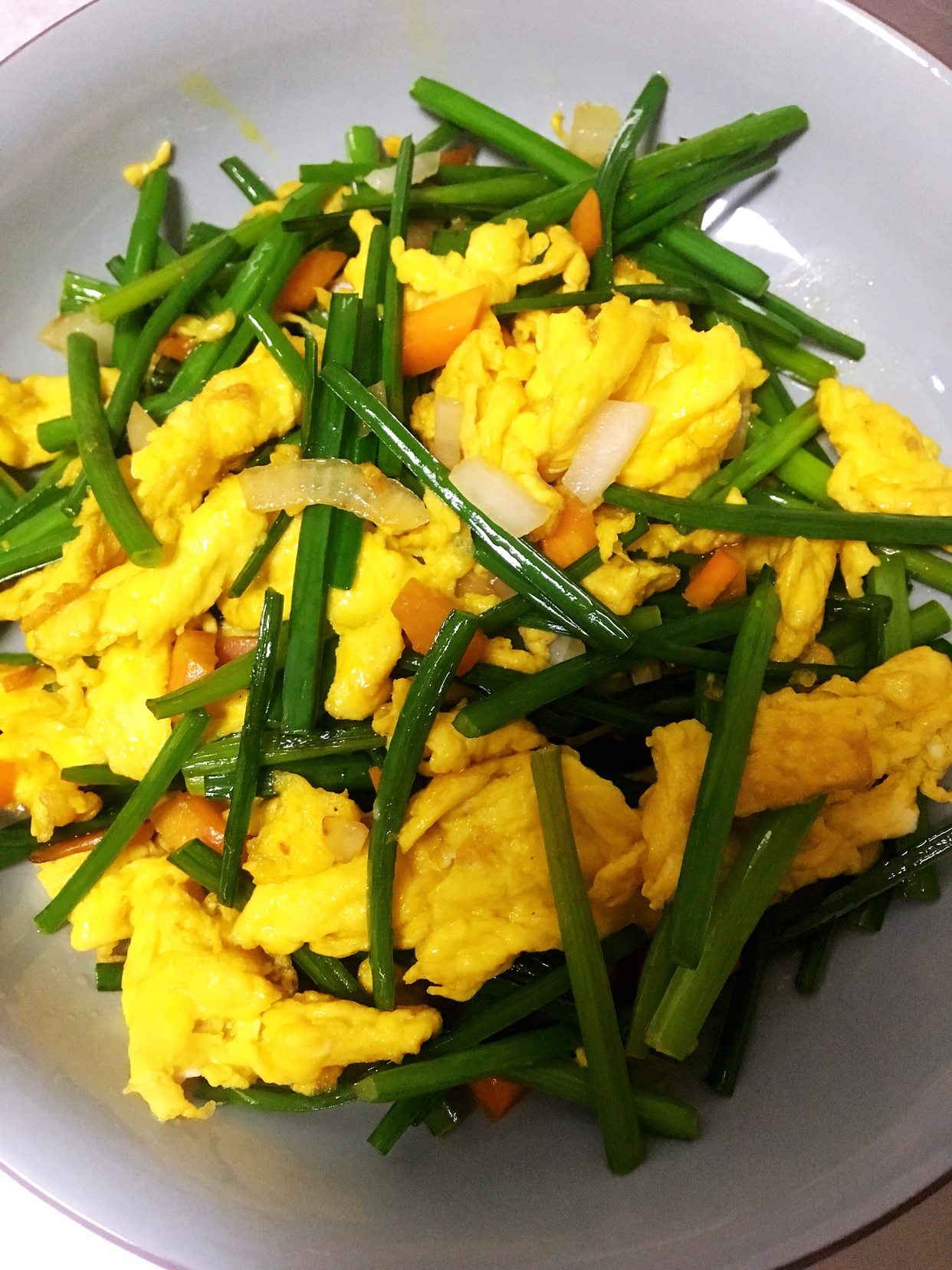 韭菜苔炒土鸡蛋