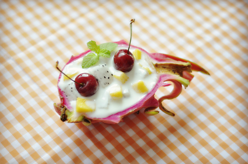 创意火龙果酸奶沙拉船，深夜食堂减肥食谱
