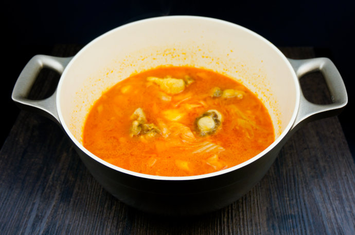 韩式辣白菜牛尾汤