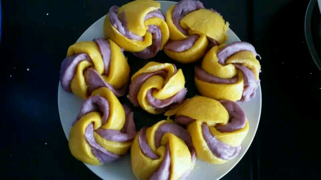 彩色玫瑰卷(金瓜紫薯)