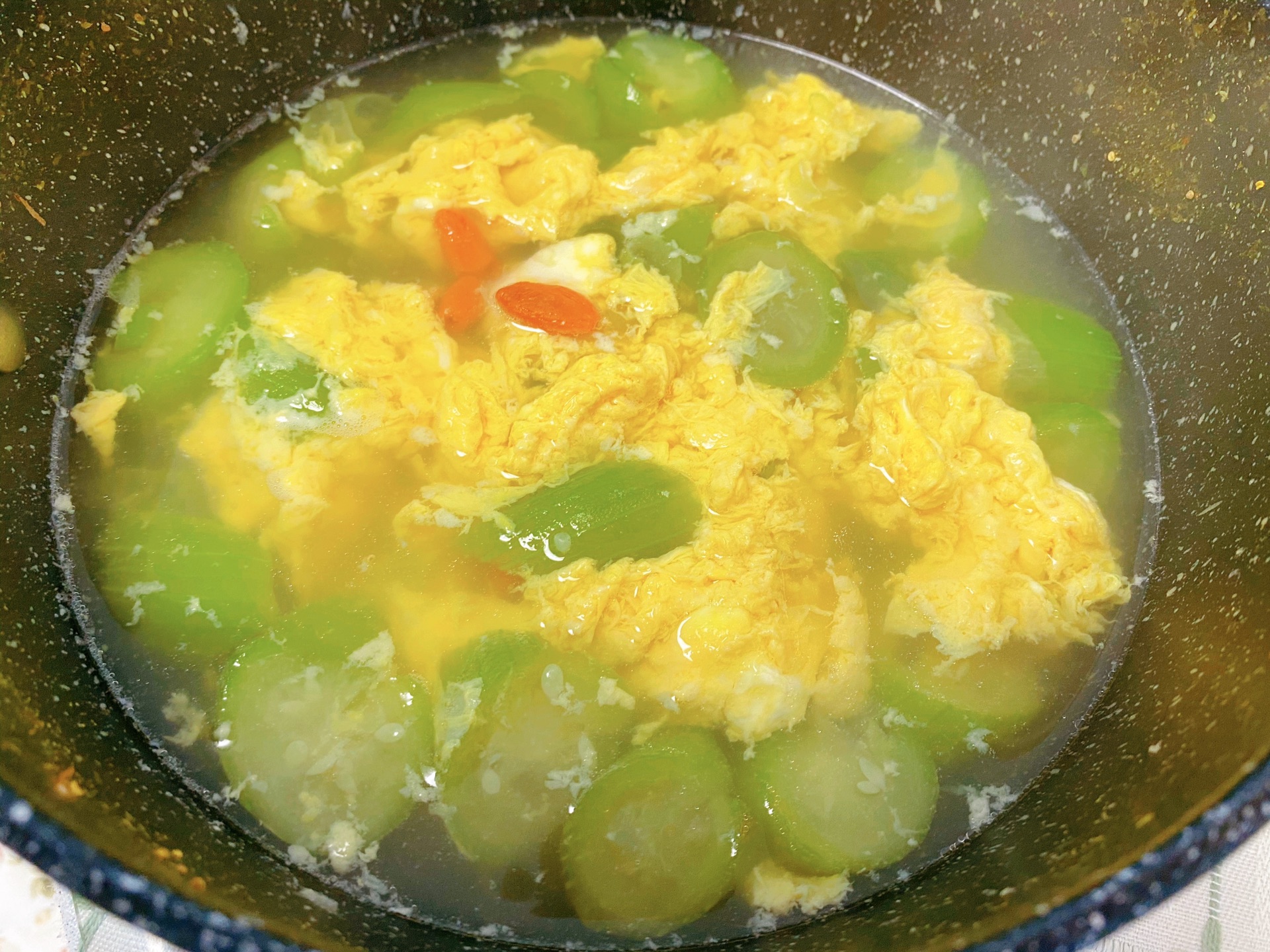 丝瓜枸杞鸡蛋汤