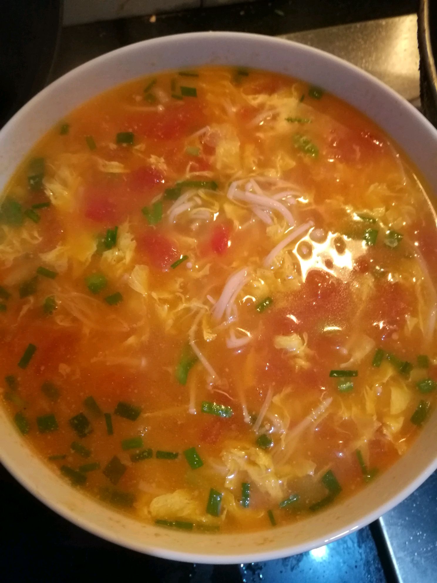 西红柿金针菇蛋汤