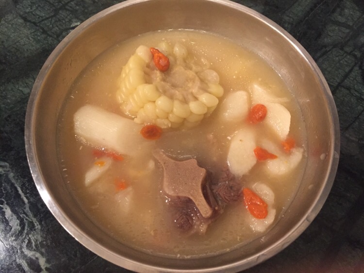 玉米淮山枸杞牛尾汤