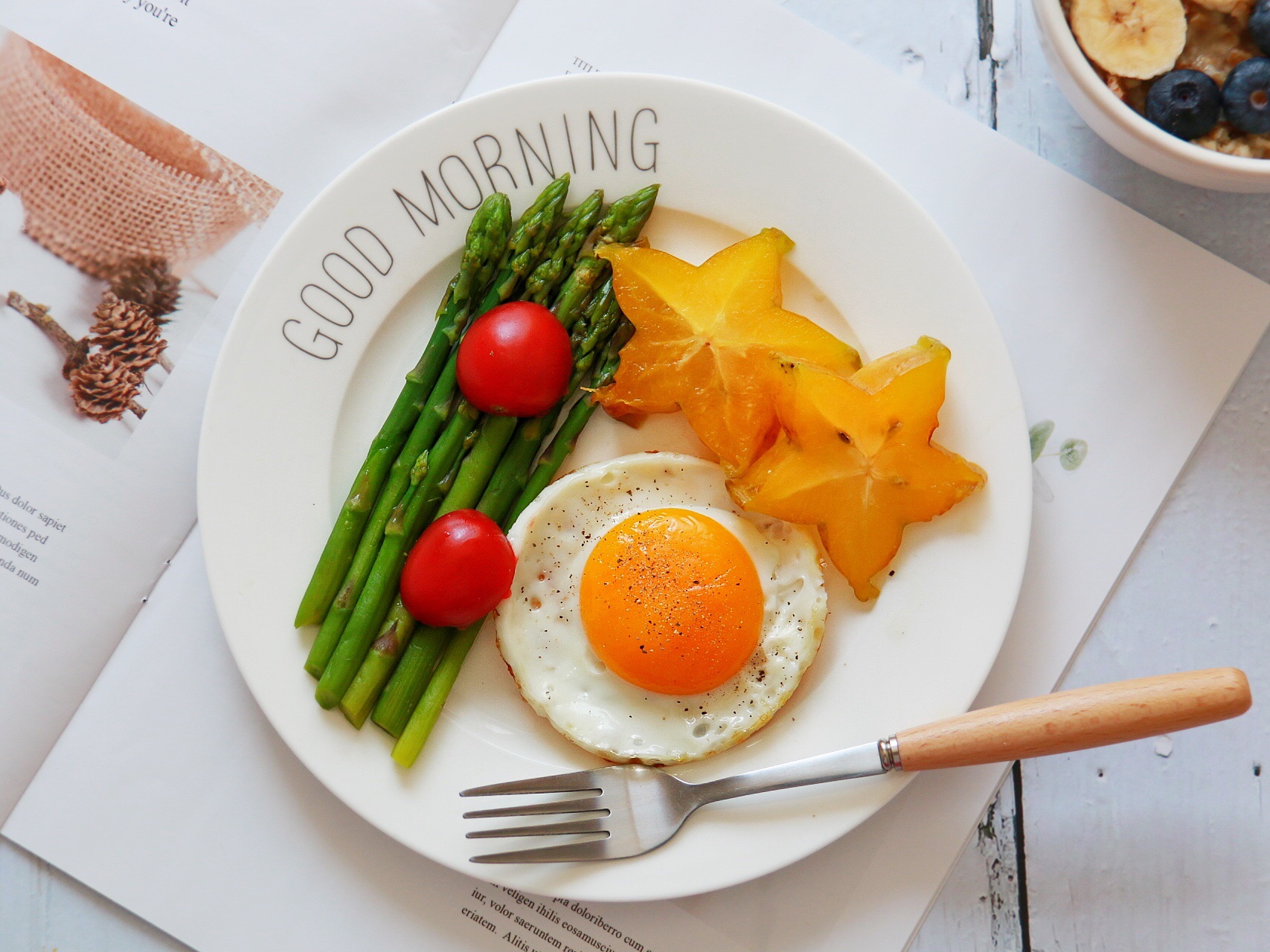 白灼芦笋+燕麦粥+煎蛋—早餐