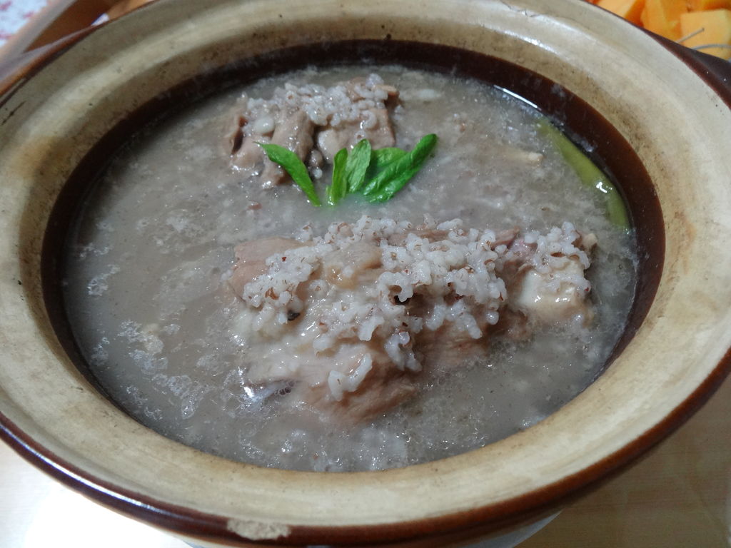 棒骨红米粥