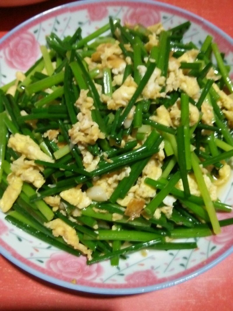 鸡蛋炒韭菜苔