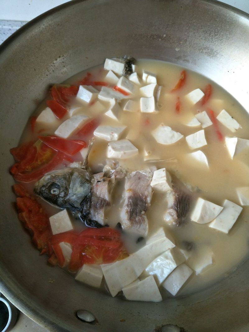 草鱼西红柿豆腐汤(孕妇菜)