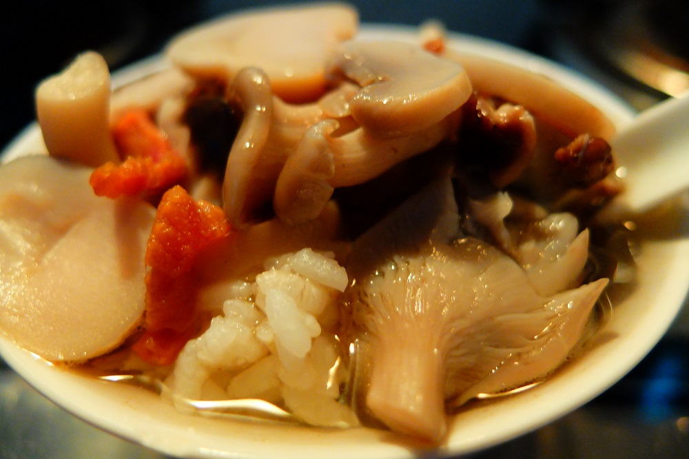 腊香菌菇汤