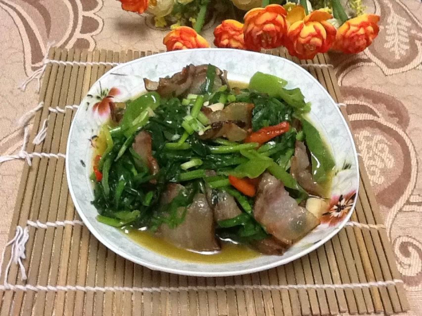 韭菜炒腊肉