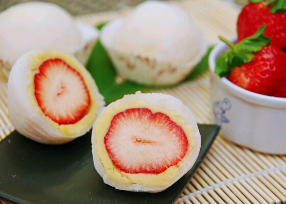 南瓜绒草莓雪媚娘――红心“鸡蛋”