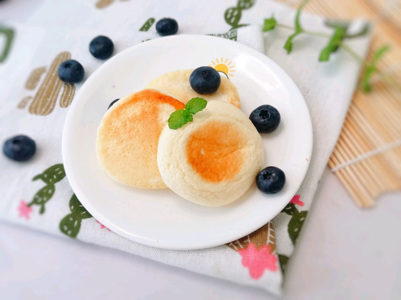 12M+酸奶舒芙蕾松饼：宝宝辅食营养食谱菜谱