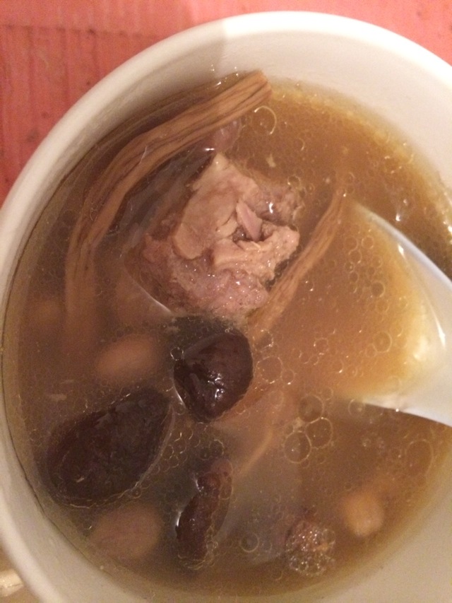 老鸭茶树菇汤