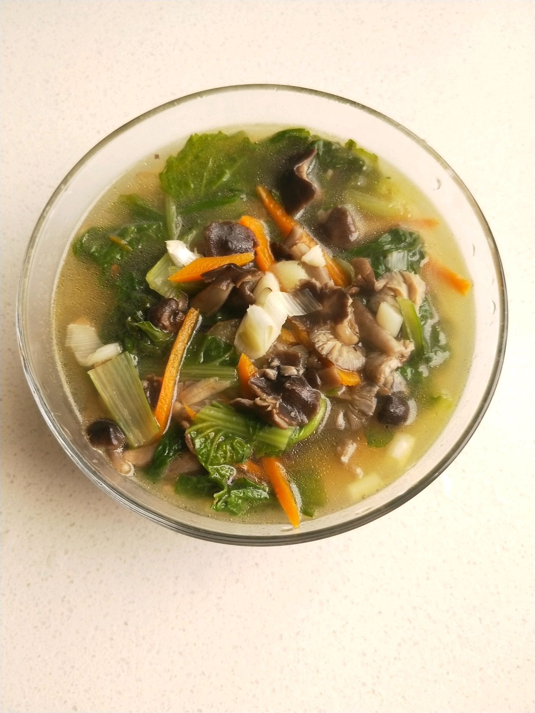 小灰蘑白菜汤