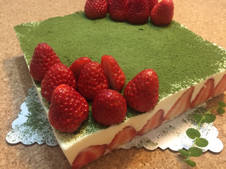 抹茶草莓蛋糕